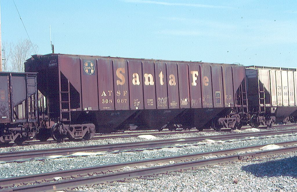 AT&SF 3 Bay Covered Hopper 308967